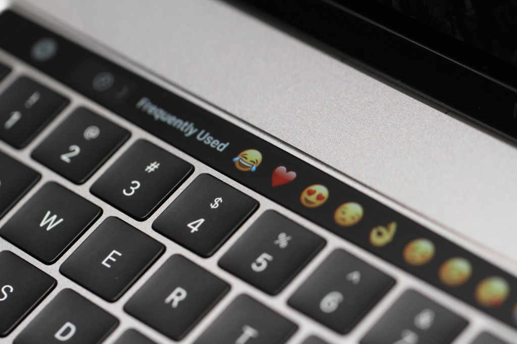 苹果发布全新 MacBook Pro  你的肾准备好了吗 智能公会