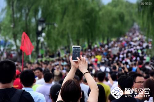 有了这套电器  朋友们再也不怕来我家做客了 智能公会