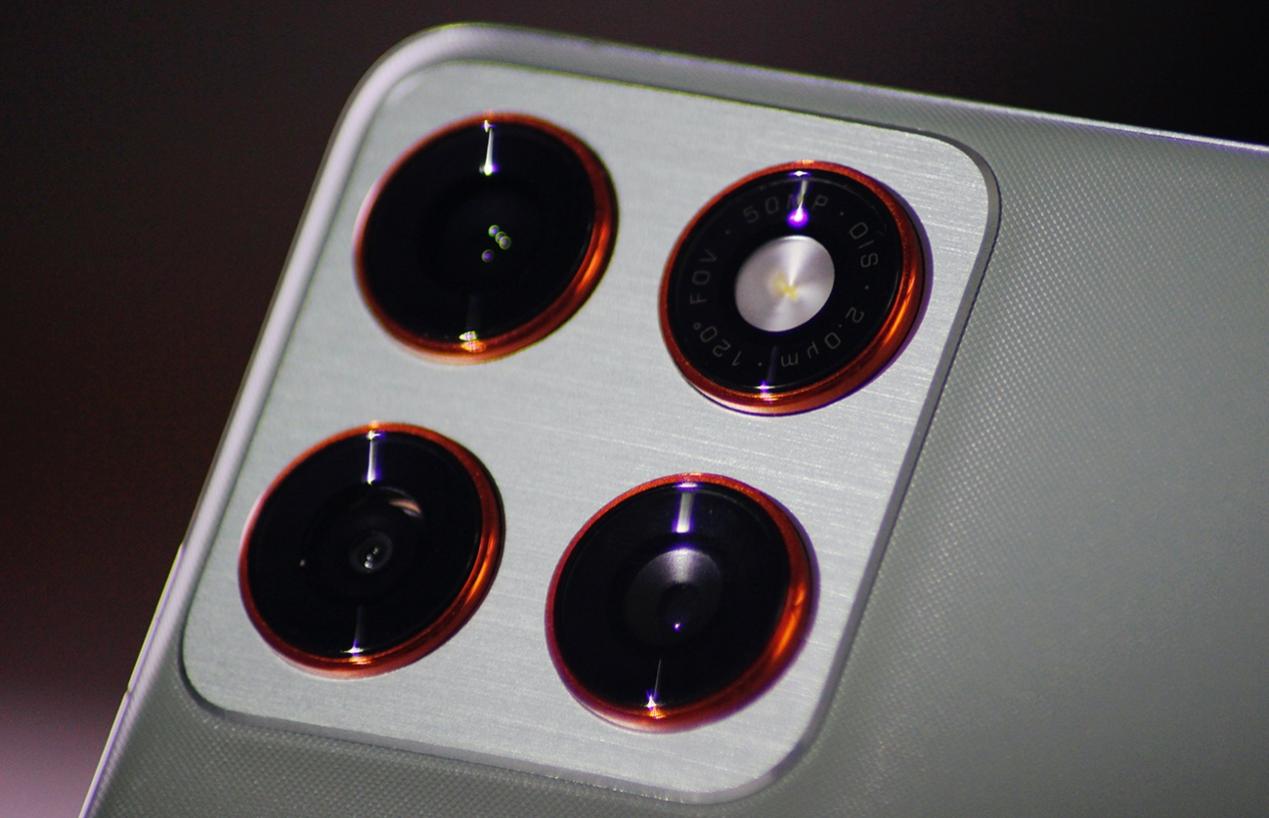 轻薄全能旗舰 体验无短板 联想moto X70 Air AI手机深度评测 轻薄全能旗舰 体验无短板 联想moto X70 Air AI手机深度评测 智能公会