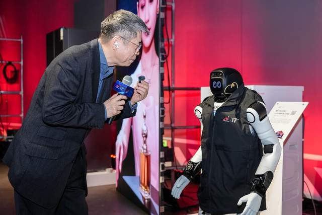 当高端家电遇见AI艺术，百年工业高炉里照见未来生活场域  智能公会