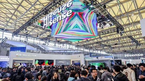领跑彩色光源时代！海信携三大硬核技术... 公会头条 智能公会 全球智能产品评测和资讯平台
